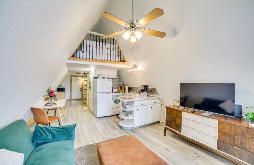 Rockaway Beach Apartamento | Cozy Cabin with Fire Pit Walk to Lake Taneycomo!