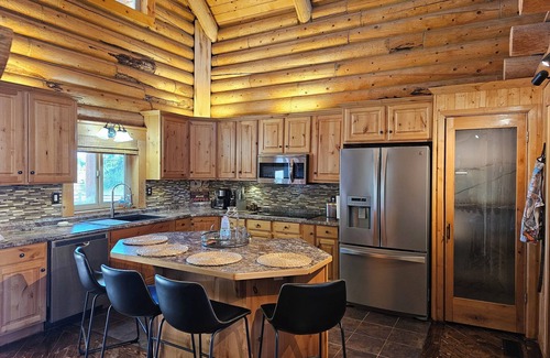 Lapoint Cabina | Cozy cabin with Fiber and AC in peaceful Vernal