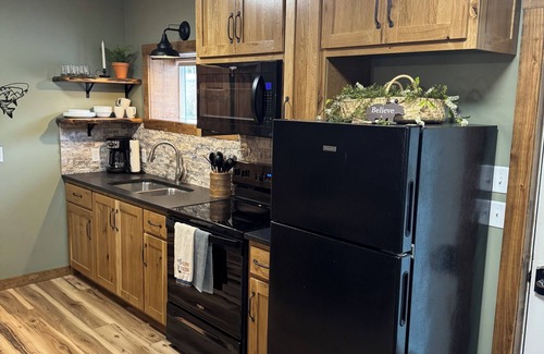 Branson Cabina | Cozy cabin with fireplace Lake Taneycomo Dock Fishing!