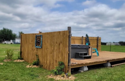 Durant Cabina | Cozy cabin with hot tub just 5 minutes from casino on 36 acres
