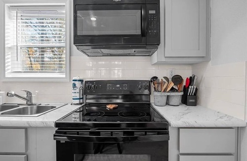 Broken Bow Cabina | Cozy Cabin with Hot Tub, Deck & BBQ