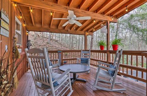 Gatlinburg Casa | Cozy Cabin with Mountain Views Near SkyLift Park!