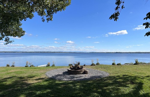 Champlain Cabina | Cabaña acogedora con vistas panorámicas del lago, zona tranquila, perfecto para la familia obtener Aways!