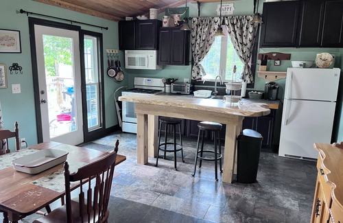 Tellico Plains Cabina | Cozy cabin with a million dollar view of the Cherokee Mountains