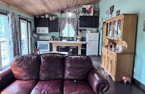 Tellico Plains Cabina | Cozy cabin with a million dollar view of the Cherokee Mountains