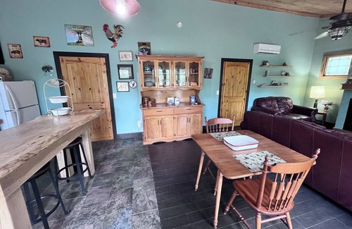 Tellico Plains Cabina | Cozy cabin with a million dollar view of the Cherokee Mountains