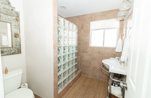 Southwest Village Condominio | Cozy Cactus Condo - Walk to Old Town - Sleeps 6