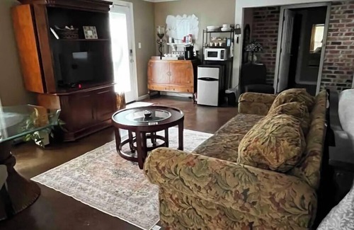 Prairieville Casa | Cozy Cajun Suite / LSU tigers💜💛