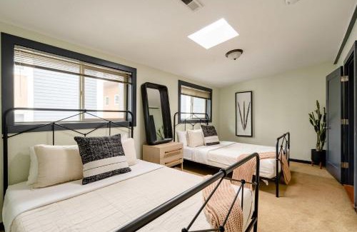 Belmont Casa | Cozy Calm Vibes in PDX- Near Local Coffee & Food