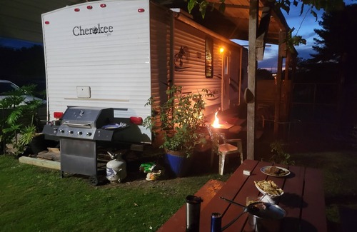 Christiansburg Cabina | Cozy Camper in Christiansburg
