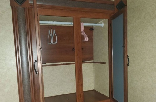 Milton Casa | Cozy camper in the country under construction