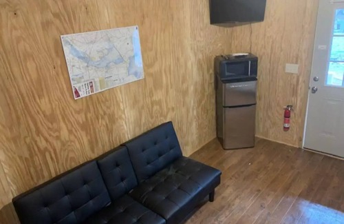 Clarendon County Cabina | Cozy Camping Cabin on Lake Marion near Congaree Nat Park