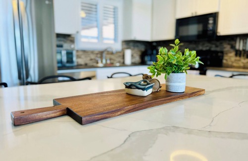 Turkey Point Casa | Cozy Canal Retreat. Sleeps 12!
