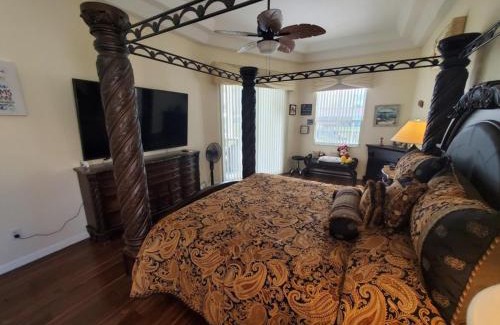 Palm Harbor Casa | Cozy Canal