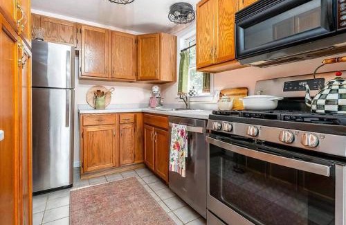 West Barnstable Casa | Cozy Cape Classic-Central AC&Near Bay Beaches