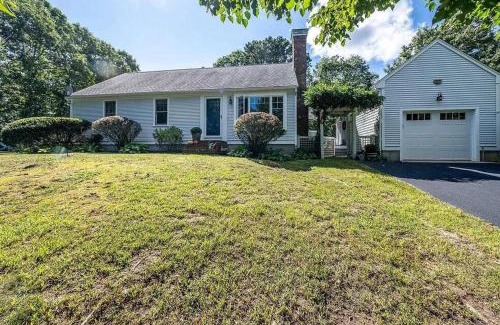West Barnstable Casa | Cozy Cape Classic-Central AC&Near Bay Beaches
