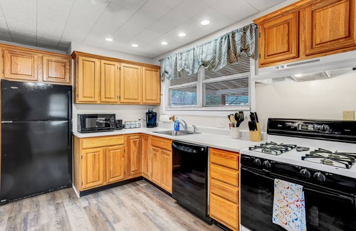 Middletown Cabaña | Cozy Cape Cod only 15mins from Hershey Entertainment