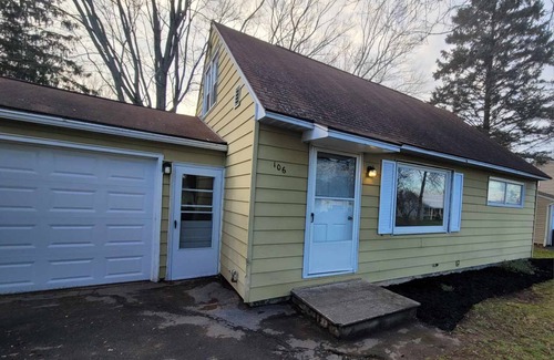 Lindbergh Lawns Casa | Cozy Cape convenient to Fairgrounds, Downtown,Hospitals,Amphitheater & much more