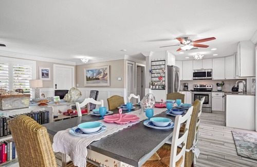 Cape Coral Casa | Recuerdos familiares * Bicicletas * Kayaks * Tablas de remo * Suministros de playa * Equipo de pesca * WiFi gratis