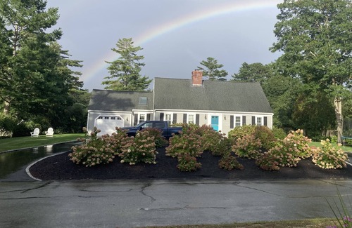 Osterville Casa | Cozy Cape-style home in private neighborhood