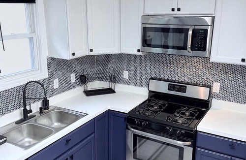 Capitol View Casa | Cozy Capitol Stay – Modern 3-Bedroom with Workstations & Smart TVs