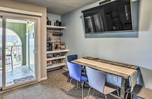 Carolina Beach Apartamento | Cozy Carolina Beach Condo w/ Ocean Views!