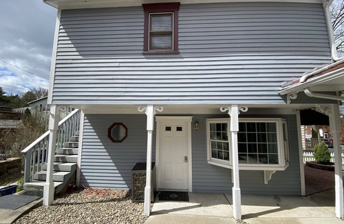 Boalsburg Casa | Cozy Carriage House close to PSU within the village of Boalsburg.