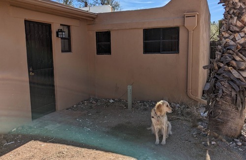 Sam Hughes Casa | Cozy Casita, 1BR, Parking, AC, All new remodel, 3 short blocks to UA