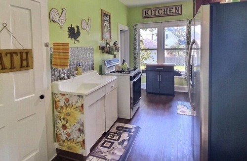Menominee Casa | Cozy casita near the Bay