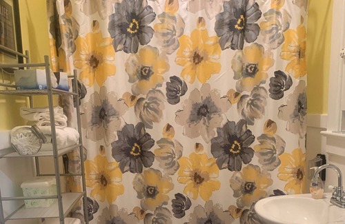 Menominee Casa | Cozy casita near the Bay