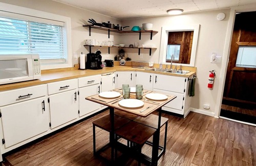 Mio Casa | Cozy Cass Cottage - 2 beds 1 bath