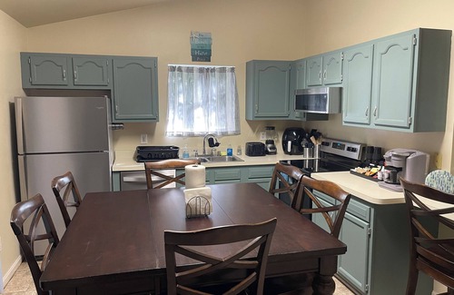 Chesapeake Ranch Estates-Drum Point Casa | Cozy Catalina Cabin