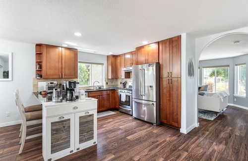 St. Johns Casa | Cozy Cathedral Park Home - 2bed/2.5 Ba. + Office