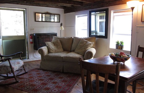 Margaretville Cabaña | Cozy Catskill Cottage