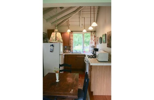 Samsonville Cabaña | Cozy Catskills Cottage