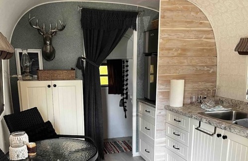 Sheridan Lake Cabina | Cozy cedar cabin on 2 acres at Sheridan Lake