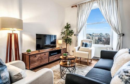 Old Town Apartamento | Cozy Central 2 Bed Apt with Great View - Parking