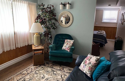 Campbell River Apartamento | Cozy central located suite near hospital