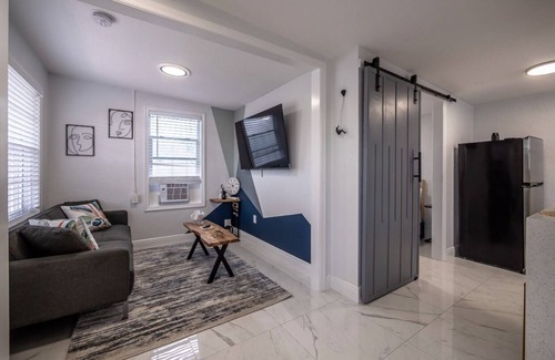 Lake Worth Apartamento | COZY CENTRALLY LOCATED HOME
