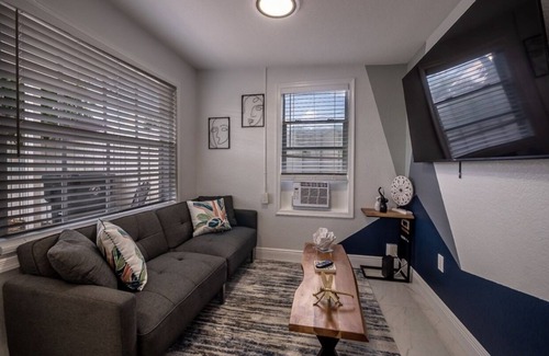 Lake Worth Apartamento | COZY CENTRALLY LOCATED HOME