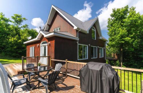 Grenville-sur-la-Rouge Casa | Cozy chalet with Pool and Spa