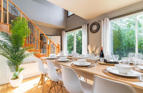 Grenville-sur-la-Rouge Casa | Cozy chalet with Pool and Spa