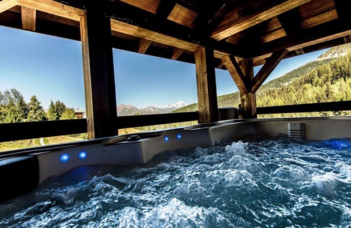 Plagne 1800 Chalet De Esquí | Chalet acogedor con jacuzzi, sauna y wifi, cerca de las pistas