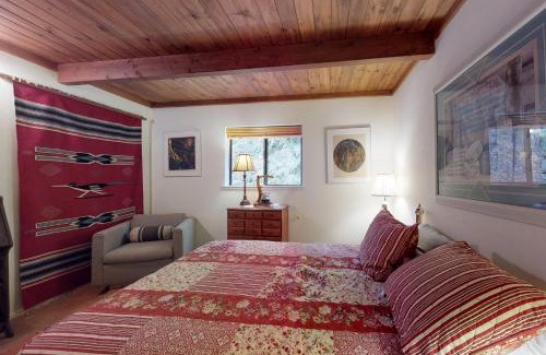 Groveland Casa | Cozy Chalet (15-013)