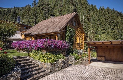 San Lorenzo di Sebato Chalet De Esquí | Acogedor chalet "Ferienhaus Moarbach" con terraza y jardín