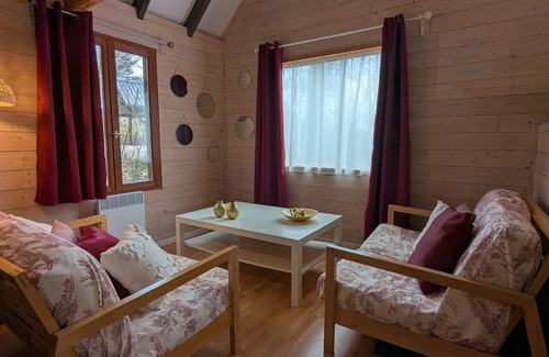 Biron Chalet De Esquí | Chalet íntimo en Biron con spa privado y piscina compartida