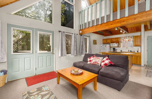 Alyeska Chalet De Esquí | ¡NUEVO LISTADO! Acogedor chalet cerca de las pistas con cocina completa y jacuzzi
