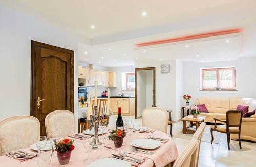 Beauraing Cabaña | Acogedor chalet con jardín