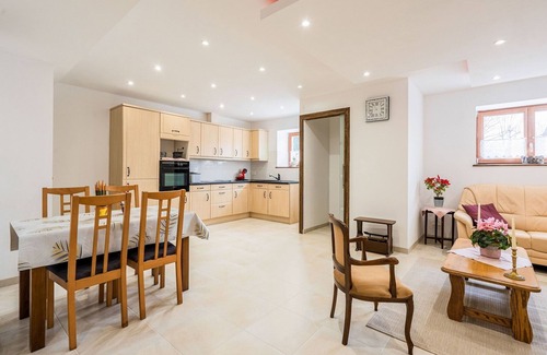 Beauraing Cabaña | Acogedor chalet con jardín