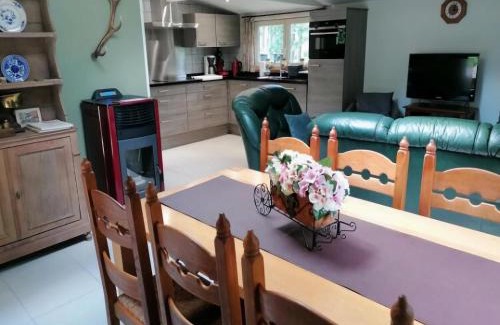 Engreux Chalet De Esquí | Cozy Chalet with Sauna, Wibrin